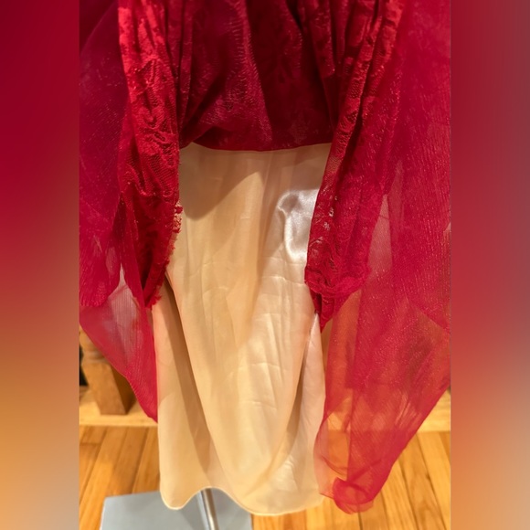 JJ’s House Burgundy NWT Sheath/Column Tea-Length Tulle Cocktail Dress Ruffle Sz4 - Picture 5 of 16